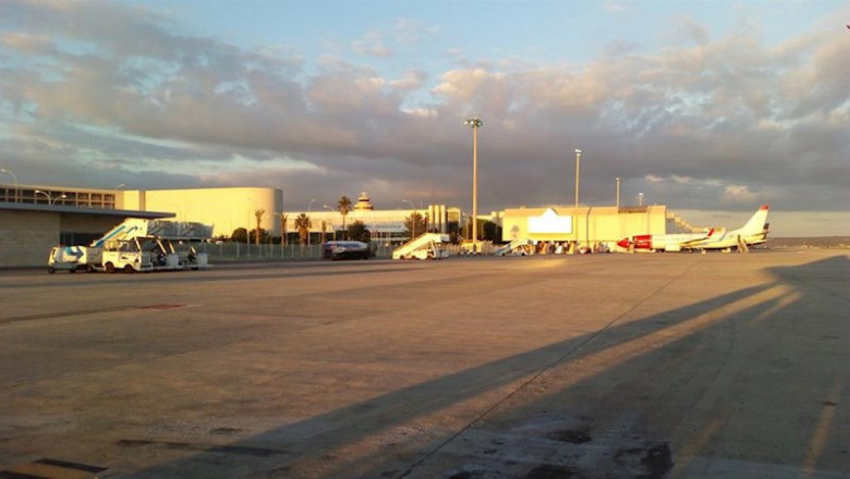 Una pista del aeropuerto de Sont Sant Joan (Palma). | EUROPA PRESS - Archivo ep una pista del aeropuerto de sont sant joan palma