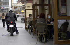 ep varios comensales en un establecimiento de galicia