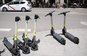 ep varios patinetes estacionados en una calle centrica de madrid a 9 de junio de 2021 en madrid
