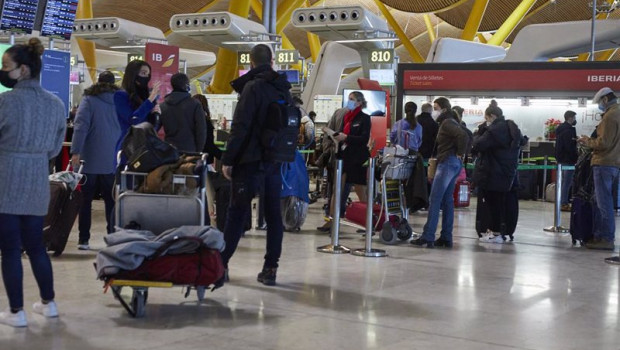 ep viajeros en el aeropuerto de barajas