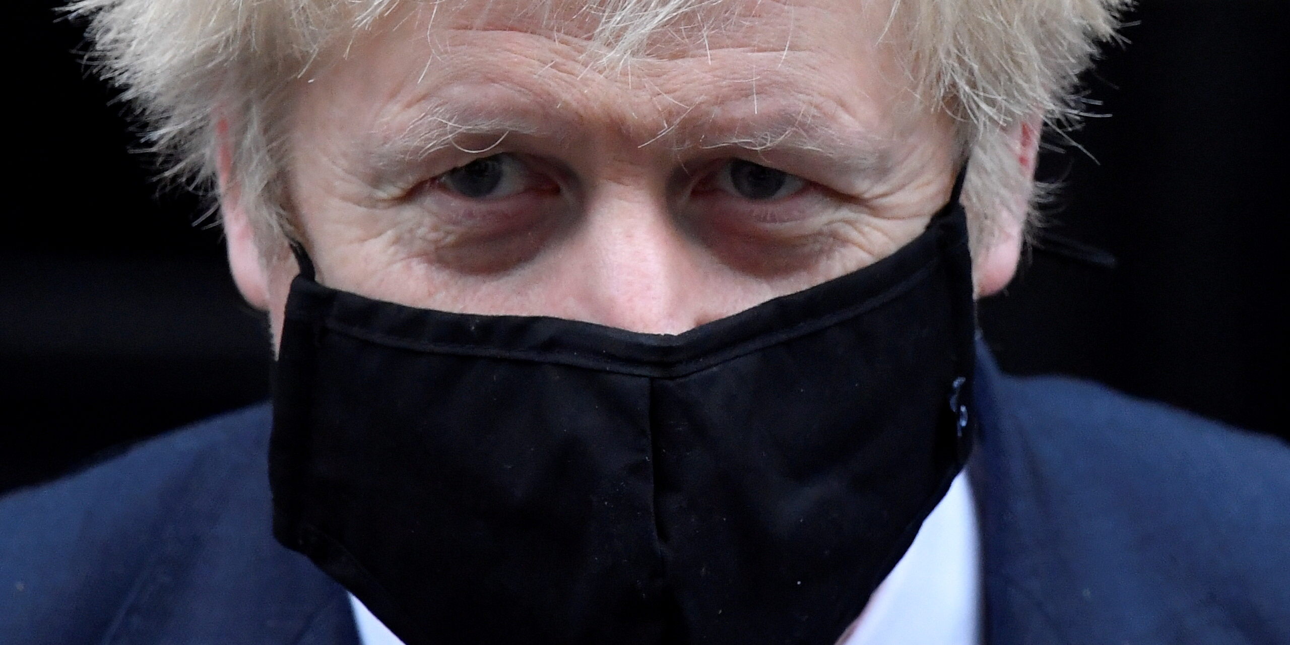 Boris Johnson planea levantar gradualmente las restricciones por la pandemia