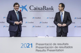 ep archivo   i d el presidente de caixabank jose ignacio goirigolzarri y el consejero delegado