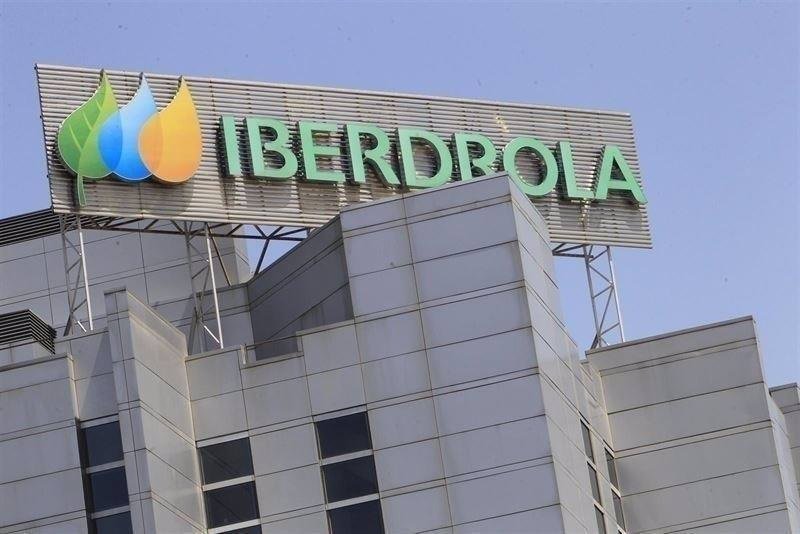 Iberdrola responde al plan de Naturgy con un precio fijo de luz para cinco años