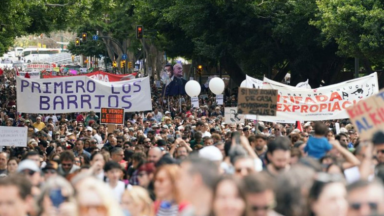 ep archivo miles de personas se manifiestan en malaga por el derecho a la vivienda ep archivo miles de personas se manifiestan en malaga por el derecho a la vivienda