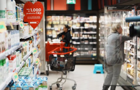 ep archivo   oferta en forma de corazon de los 1000 productos en un supermercado eroski