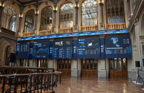 ep archivo   paneles con indices bursatiles en el palacio de la bolsa de madrid a 13 de julio de
