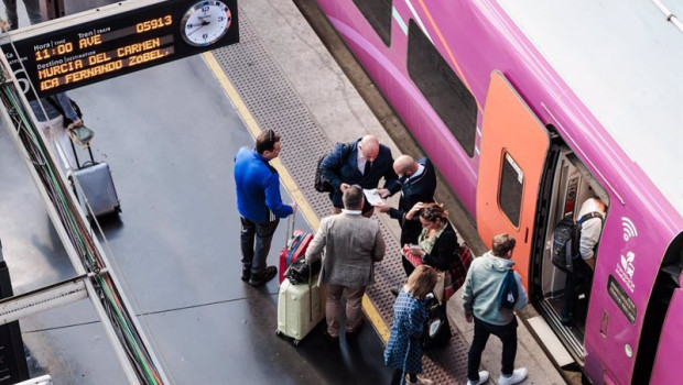 ep archivo pasajeros en la estacion de tren de atocha a 21 de octubre de 2024 en madrid espana ep archivo pasajeros en la estacion de tren de atocha a 21 de octubre de 2024 en madrid espana