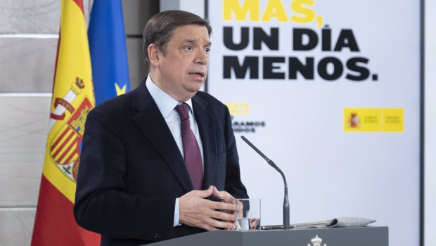 ep archivo   planas anima al sector lacteo a progresar hacia una produccion mas sostenible