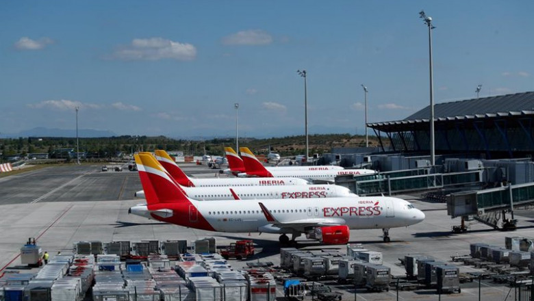 ep archivo varios aviones de iberia en la terminal 4 del aeropuerto de madrid barajas adolfo ep archivo varios aviones de iberia en la terminal 4 del aeropuerto de madrid barajas adolfo
