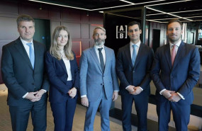 ep el equipo gestor dirigido por thorsten winkelmann y en el que tambien se integran robert hofmann