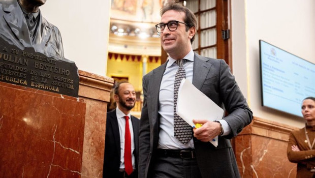 ep el ministro de economia comercio y empresa carlos cuerpo a su salida de una sesion plenaria