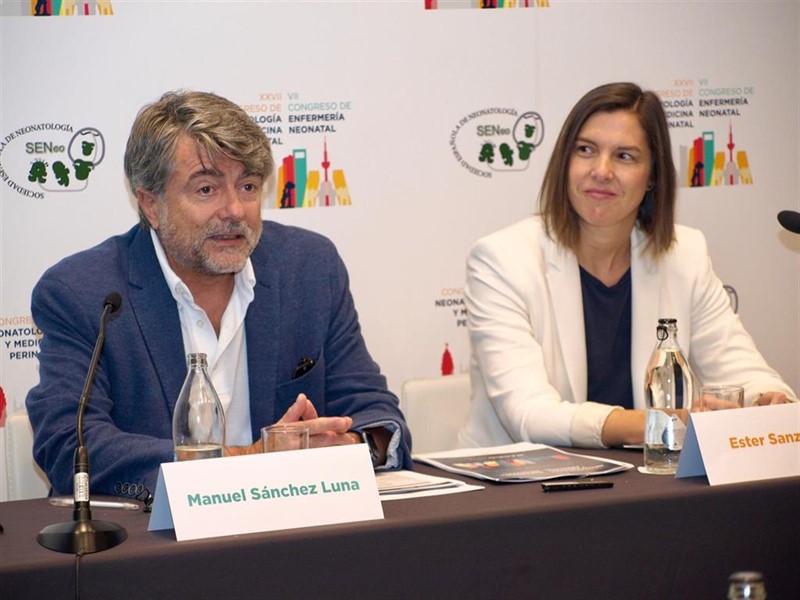 ep los neonatologos manuel sanchez luna y ester sanz durante su intervencion