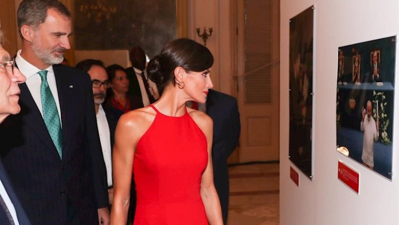 ep los reyes visitan la exposicion cuba-espana 500 anos contigo en la distancia en su viaje de