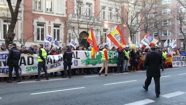 ep manifestacionla equiparacion salarialla policia nacional