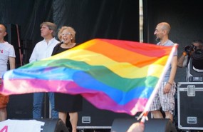 ep manuela carmenaorgullo gay