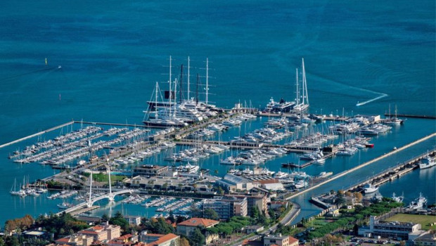 ep marina porto mirabello en italia