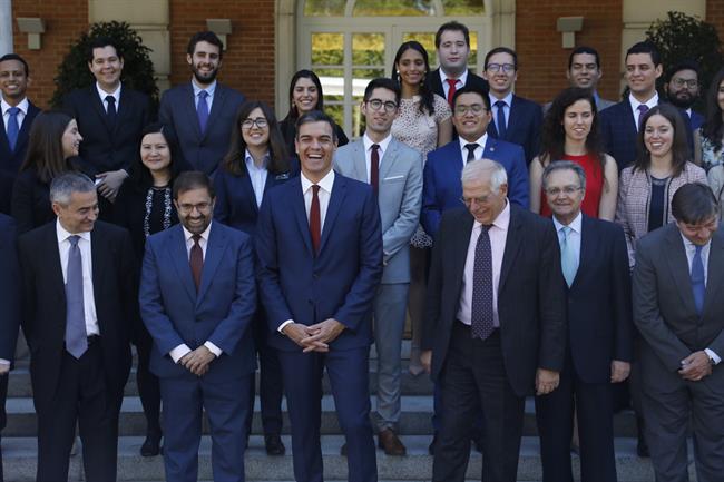 ep presidentegobierno pedro sanchez recibelos integrantesprograma