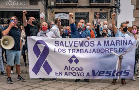 ep trabajadores de alcoa con su comite de empresa a la cabeza acuden a una concentracion de apoyo a