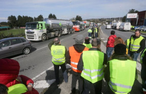 ep varios transportistas participan en una huelga indefinida del transporte de mercancias en el