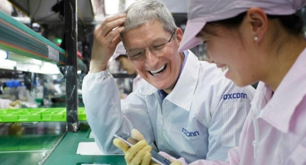Tim Cook foxconn tim cook