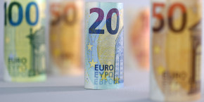 l illustration montre des billets de banque en euros 20241015194623 