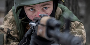 des volontaires aspirent a rejoindre la 3e brigade d assaut separee des forces armees ukrainiennes suivent une formation de base dans la region de kyiv 