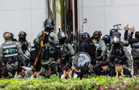 ep 05 january 2020 china hong kong riot police arrest protesters during a protest against parallel