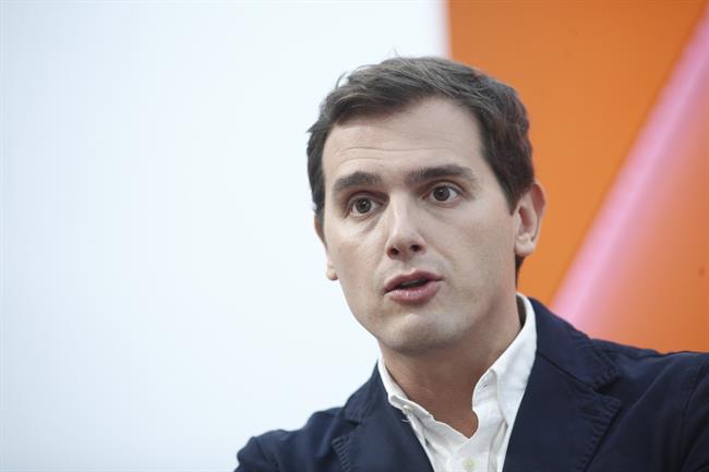 ep albert rivera ofreceruedaprensala reunioncomite permanente d