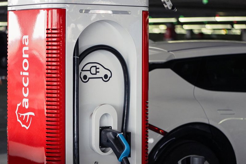 Acciona Energía y Nissan ofrecen recargas gratuitas a los nuevos clientes de vehículos eléctricos