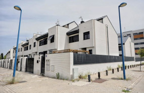 ep archivo   fachada de viviendas el dia en que han anunciado que la compraventa de viviendas
