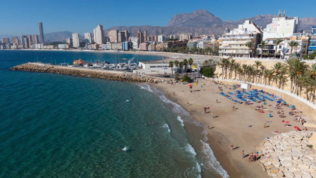 ep archivo imagen de archivo de la playa del mal pas en benidorm alicante ep archivo imagen de archivo de la playa del mal pas en benidorm alicante