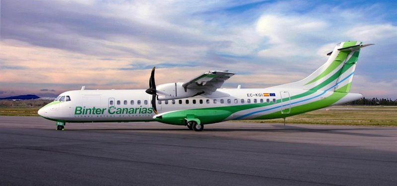 Avión de Binter Canarias en la pista de un aeropuerto | BINTER CANARIAS - Archivo ep avion de binter canarias en la pista de un aeropuerto