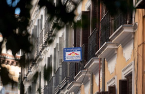ep cartel de venta en un edificio de madrid en una imagen de archivo