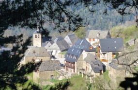 ep casi la mitad de los espanoles mayores de 18 anos hizo turismo rural en 2023 por encima del ano