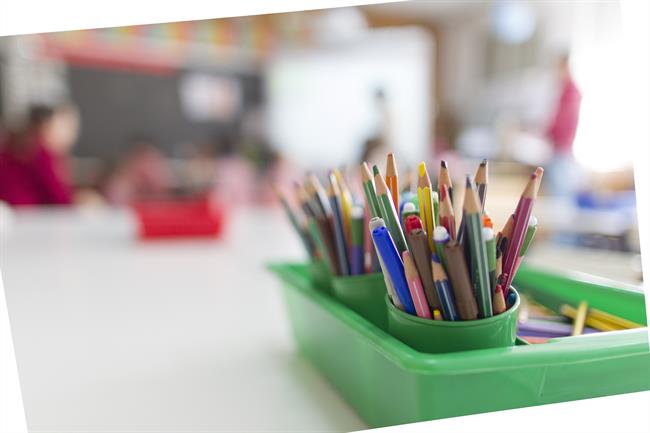 ep colegio aula primaria infantil clase nino nina ninos lapiz lapices