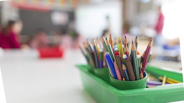 ep colegio aula primaria infantil clase nino nina ninos lapiz lapices