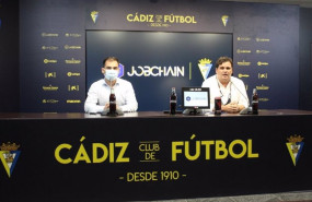 ep el consejero delegado de jobchain jose bay y el vicepresidente ejecutivo del cadiz cf rafael