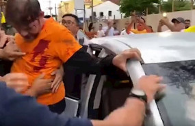 ep el senador cid gomes es alcanzado por dos disparos cuando intentaba romper el bloqueo que la