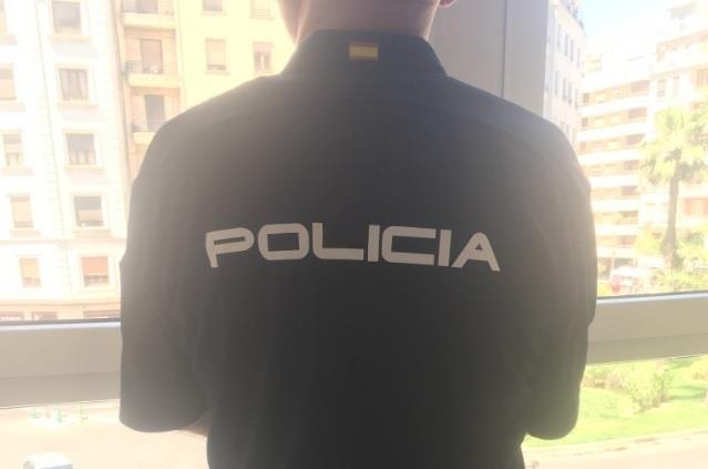 Imagen de recurso de un agente de policía | JEFATURA SUPERIOR DE POLICÍA NACIONAL CV TWITTER ep imagenrecursoun agentepolicia