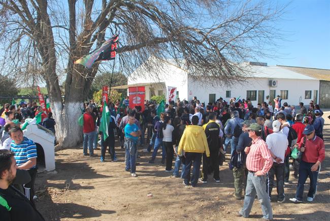 Jornaleros En La Finca Pública Ocupada De Somonte | EUROPA PRESS/SAT ep jornalerosla finca publica ocupadasomonte