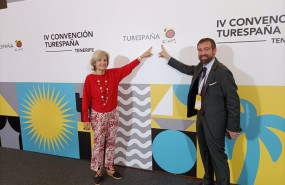 ep la consejera de turismo victoria bazaga en la convencion de tenerife