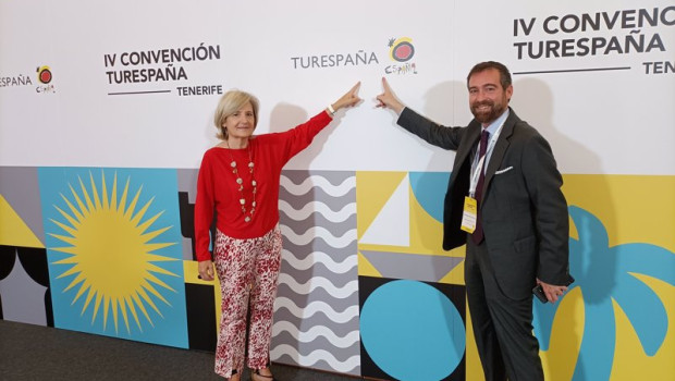 ep la consejera de turismo victoria bazaga en la convencion de tenerife