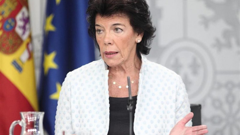 La ministra Portavoz, y de Educación y Formación Profesional en funciones, Isabel Celaá, comparece ante los medios de comunicación tras la reunión del Consejo de Ministros en Moncloa, en Madrid (España), a 4 de octubre de 2019. | Eduardo Parra - Europa Press ep la ministra portavoz y de educacion y formacion profesional en funciones isabel celaa comparece 20191004140904