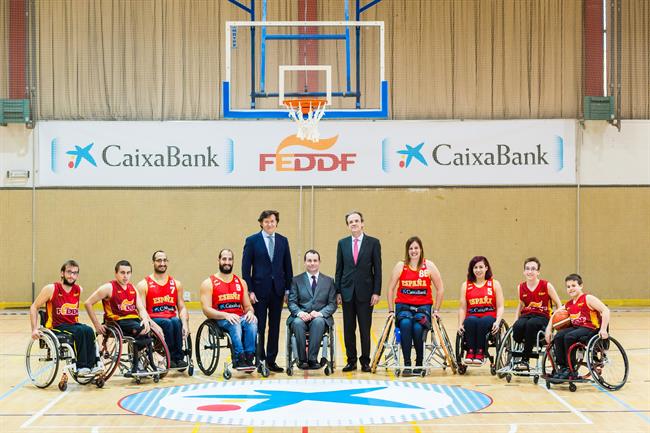 Lete, José Alberto Álvarez y Jordi Gual con la selección española en silla | CAIXABANK ep lete jose alberto alvarez y jordi gualla seleccion espanolasilla