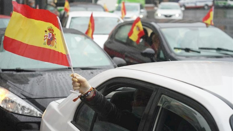 Manifestación de Vox en Bilbao (País Vasco) para pedir la dimisión del Gobierno por su gestión de la pandemia. | H.Bilbao - Europa Press ep manifestacion de vox en bilbao pais vasco para pedir la dimision del gobierno por su gestion de