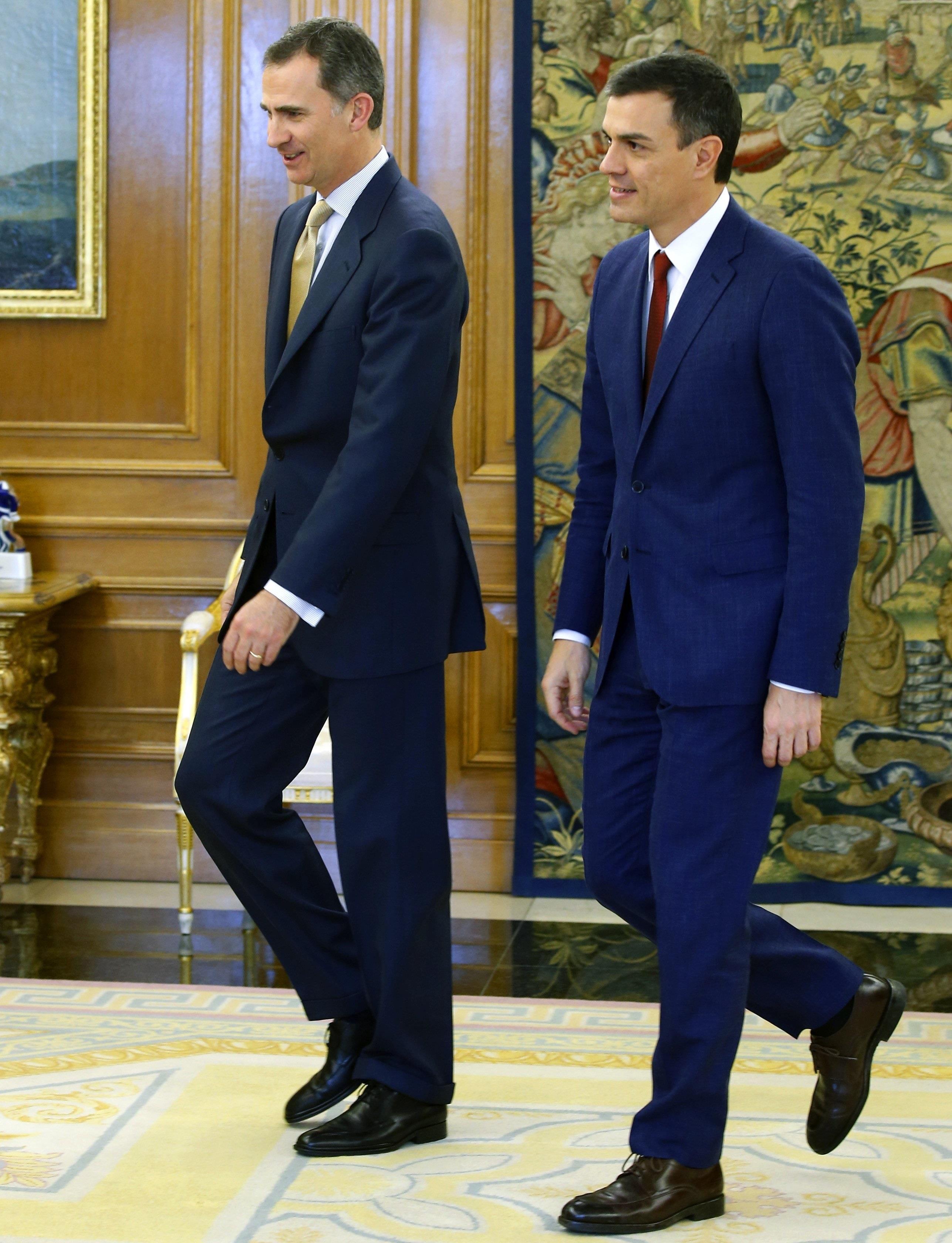 El Rey Felipe VI se reúne con Pedro Sánchez en Zarzuela | POOL ep rey felipe vireunepedro sanchezzarzuela
