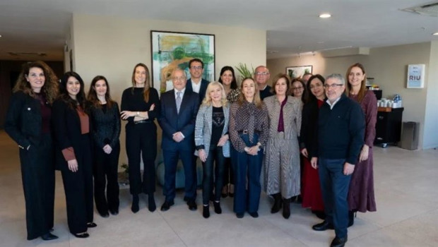 ep riu y ugt firman el ii plan de igualdad con medidas de conciliacion y proteccion frente a la