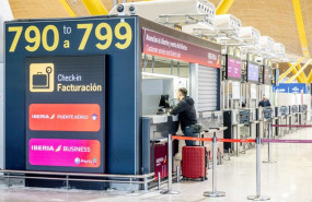 ep un mostrador de facturacion de iberia en el aeropuerto adolfo suarez madrid barajas a 2 de marzo