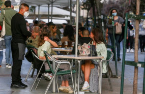 ep varias personas en la terraza de un bar a 31 de marzo de 2021 en madrid espana