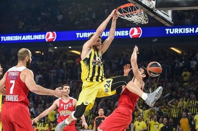 Vesely machaca el aro | EUROLEAGUE ep vesely machacaaro